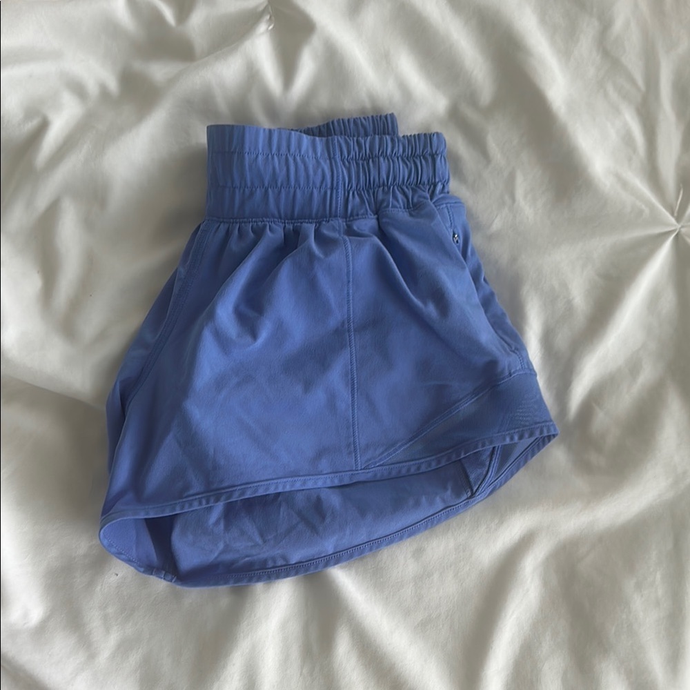 Lululemon Hotty Hot 2.5 inch shorts
